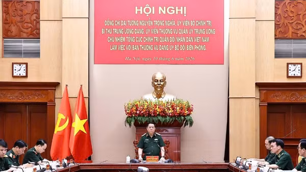 Đại tướng Nguyễn Trọng Nghĩa chủ trì hội nghị. 