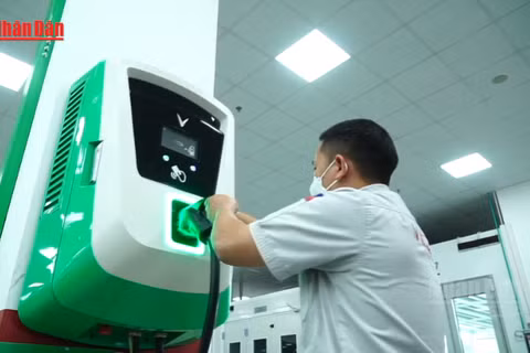 [Video] Tăng tốc hạ tầng sạc xe điện