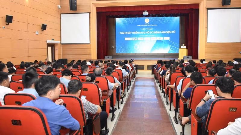 Quang cảnh hội thảo Giải pháp triển khai hồ sơ khai bệnh án điện tử.