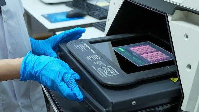 Hệ thống máy đọc hình ảnh gel và màng lai hóa Chemidoc để đánh giá biểu hiện gene và protein từ đó xác định cơ chế tác dụng. tm2.jpg