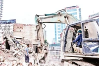 Dự án đầu tư xây dựng tuyến đường Vành đai 1 (đoạn Hoàng Cầu-Voi Phục) đã cơ bản hoàn thành công tác giải phóng mặt bằng. (Ảnh BẢO LONG)