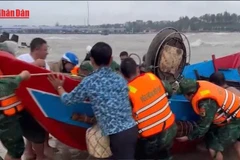 [Video] Quảng Trị: Kịp thời ứng cứu 2 ngư dân gặp nạn trên biển 