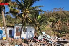 [Video] Thăm, tặng quà người dân Gia Lai bị ảnh hưởng bởi bão số 13 