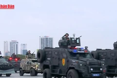 [Video] Hơn 1.000 cán bộ, chiến sĩ và dàn khí tài hiện đại, sẵn sàng xuất quân bảo vệ Đại hội XIV của Đảng