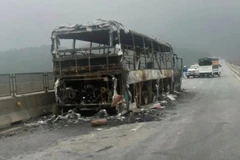 Hiện trường vụ tai nạn giao thông trên tuyến cao tốc Diễn Châu-Bãi Vọt vào đêm 2/1 khiến 1 người tử vong.