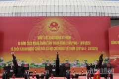 Dàn pháo lễ sẵn sàng "khai hỏa" cho buổi tổng hợp thứ 2 tại sân vận động quốc gia Mỹ Đình. (Ảnh: VĂN THỊNH)