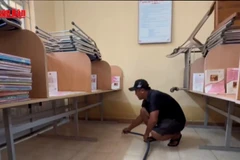 [Video] Khẩn trương hoàn thành sửa chữa trường lớp, hỗ trợ sách vở cho học sinh vùng lũ trước 10/12