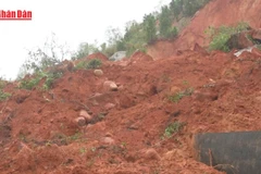 [Video] Hà Tĩnh khó khăn trong khắc phục sạt lở trên nhiều tuyến đường 