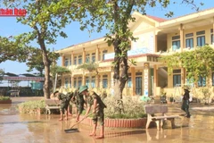 [Video] Hỗ trợ vùng “rốn lũ” Lệ Thủy khắc phục hậu quả thiên tai 