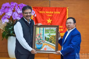Trưởng Đại diện Báo Nhân Dân tại khu vực miền nam đã tiếp Tiến sĩ Vipra Pandey, Tổng Lãnh sự Ấn Độ tại Thành phố Hồ Chí Minh.