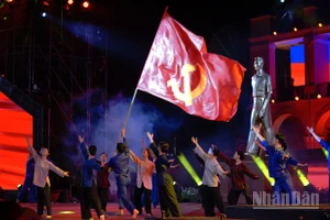 “Hai tay xây dựng một sơn hà” tại điểm cầu Bến Nhà Rồng, Thành phố Hồ Chí Minh