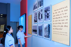 Căn nhà số 5 Châu Văn Liêm. phường Chợ Lớn, Thành phố Hồ Chí Minh đón nhiều đoàn khách đến tham quan, dâng hương.