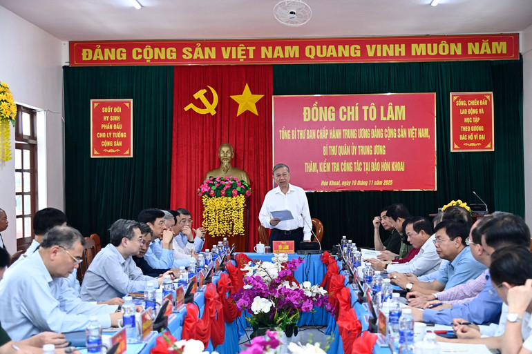 vna-potal-tong-bi-thu-to-lam-tham-lam-viec-tai-ca-mau-8418853.jpg
