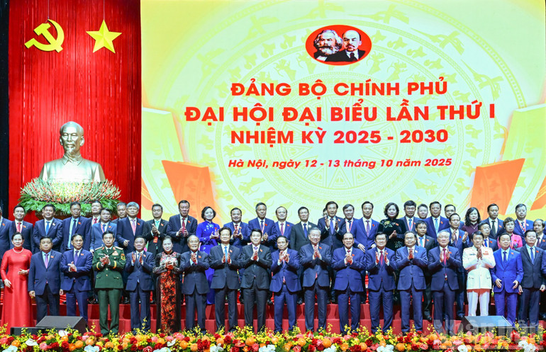 Tổng Bí thư Tô Lâm cùng các đồng chí lãnh đạo, nguyên lãnh đạo Đảng, Nhà nước và các đại biểu dự Đại hội. 455666.jpg