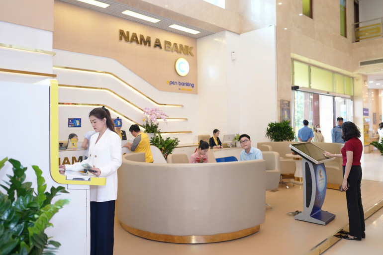 Không gian giao dịch hiện đại, ứng dụng công nghệ cao của Nam A Bank. nam-a-2.jpg