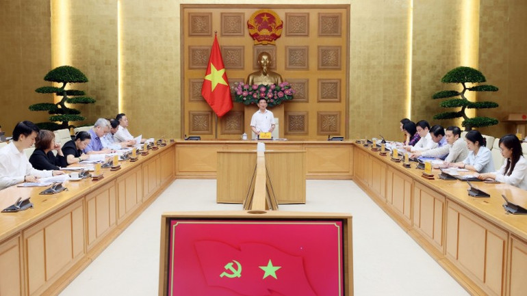 Phó Thủ tướng Hồ Đức Phớc, Trưởng ban Chỉ đạo Phòng chống rửa tiền quốc gia chủ trì cuộc họp Ban Chỉ đạo. (Ảnh: VGP/Trần Mạnh) a-a13i3648-17605041898841169768480-2924.jpg