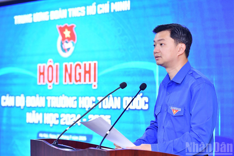 Đồng chí Nguyễn Minh Triết phát biểu ý kiến tại Hội nghị. miu-4561.jpg