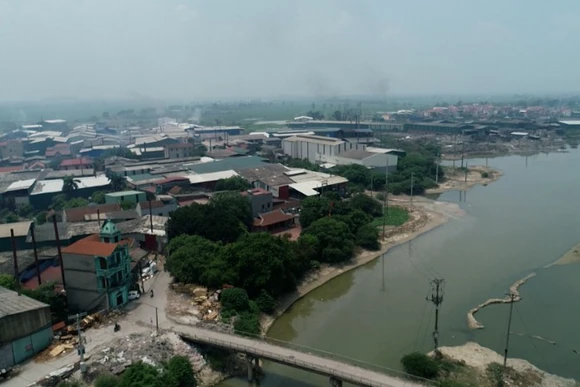 Hà Nội đang phải chịu áp lực từ "vành đai ô nhiễm" phía đông.