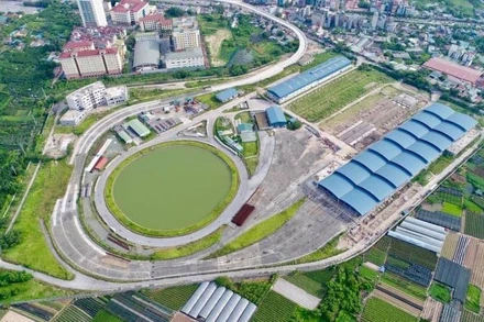 Depot của tuyến đường sắt đô thị Nhổn - ga Hà Nội (tại Nhổn) bố trí được khoảng 100 xe khách 45 chỗ. (Ảnh: ND)