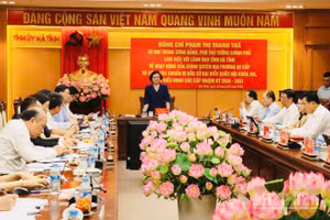 Đồng chí Phạm Thị Thanh Trà cũng đề nghị tỉnh Hà Tĩnh tiếp tục rà soát, đánh giá, kiểm điểm, xem xét một cách căn cơ, kỹ lưỡng, đồng bộ, toàn diện về quá trình vận hành chính quyền địa phương 2 cấp.