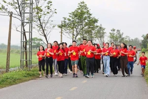 Đông đảo các tầng lớp nhân dân ở Hà Tĩnh tham gia giải chạy vì sức khỏe cộng đồng.