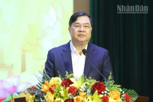 Đồng chí Phạm Gia Túc trình bày chương trình hành động.