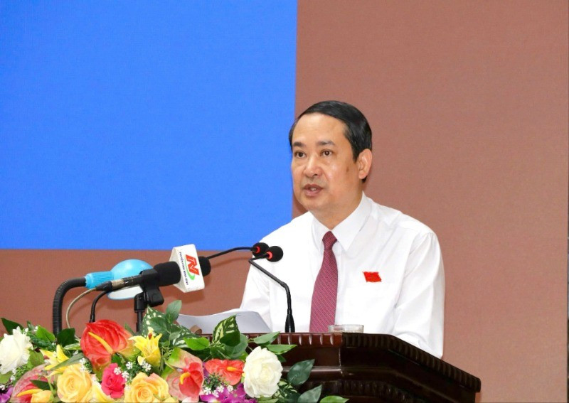 Đồng chí Mai Văn Tuất, Phó Bí thư Thường trực Tỉnh ủy, Chủ tịch HĐND tỉnh Ninh Bình phát biểu tại kỳ họp. z6730056485422-f088ee60a29ff888ff4dd8dcbdd26921-6021.jpg