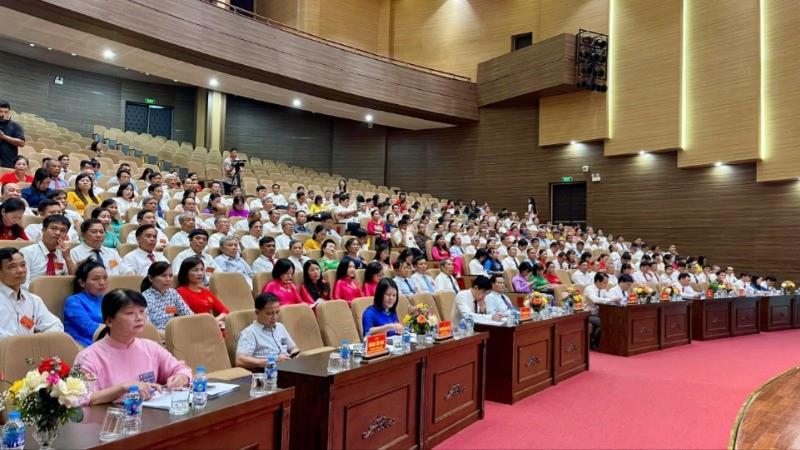 Số lượng đại biểu Hội đồng nhân dân phường Hoa Lư khóa I, nhiệm kỳ 2021-2026 gồm 293 đại biểu. Số lượng đại biểu Hội đồng nhân dân phường Hoa Lư khóa I, nhiệm kỳ 2021-2026 gồm 293 đại biểu.