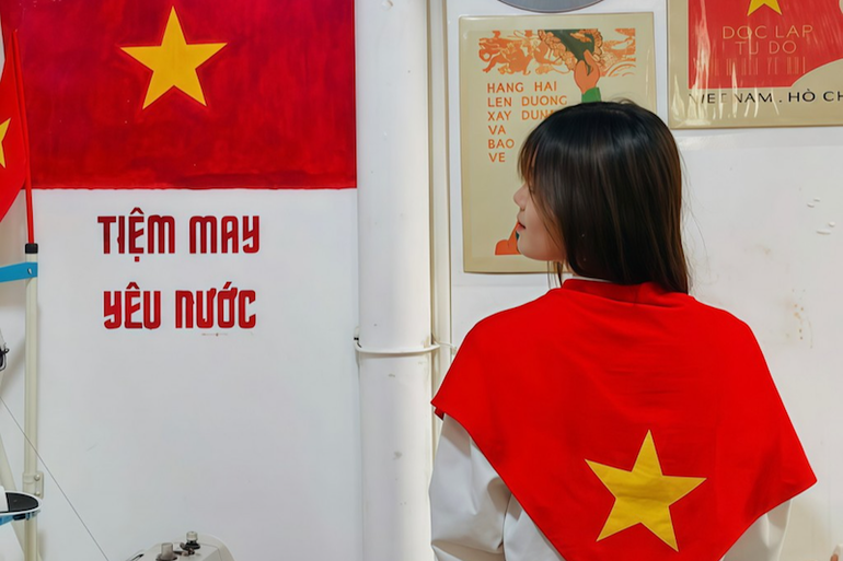 "Tiệm may yêu nước" nơi biến những sản phẩm giản dị thành "đại sứ" của tình yêu quê hương, đất nước. tiem-may-2-1.png