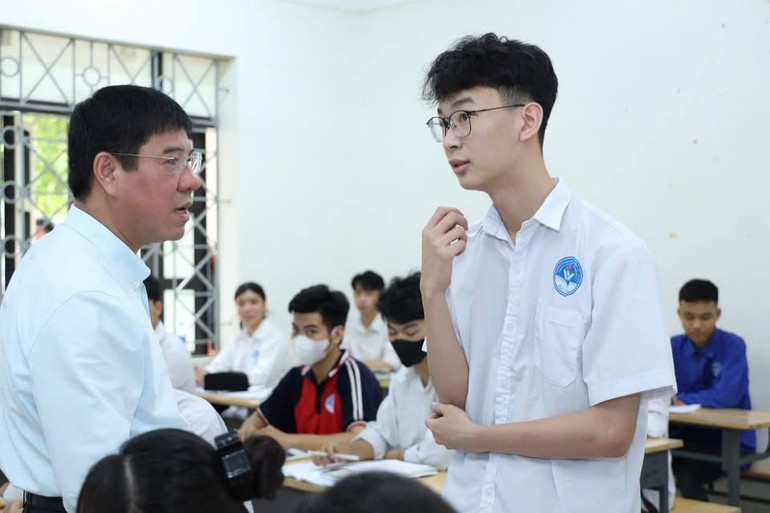 Các trường tổ chức cho học sinh lớp 12 ôn tập trước kỳ thi tốt nghiệp trung học phổ thông quốc gia. 20-6-thi-1.jpg