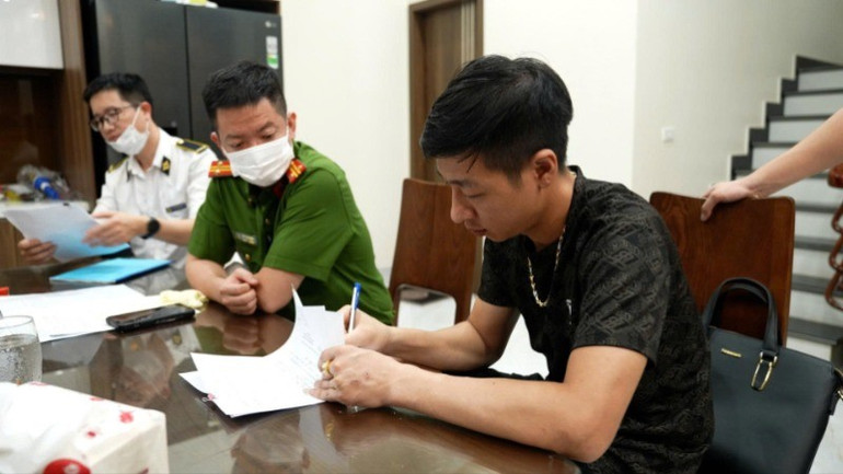 Đối tượng khai nhận hành vi thu gom lợn bệnh về giết mổ, tiêu thụ trên thị trường. cb0060892f9d99c3c08c-7851.jpg