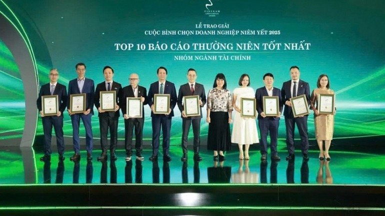 10 ອັນດັບທຸລະກິດທີ່ໄດ້ຮັບຮາງວັນບົດລາຍງານປະຈໍາປີ. hoi-nghi20251203232824.jpg