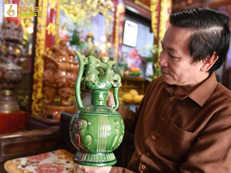 Nghệ nhân Nhân dân Trần Độ, "phù thủy men gốm" của làng Bát Tràng. (Ảnh: LÊ HUY) 3.jpg