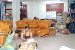 Các đơn vị trực thuộc Bưu điện tỉnh Thái Nguyên nhanh chóng phân luồng, phân loại bưu kiện, hàng hóa để chuyển phát nhanh nhất đến khách hàng.