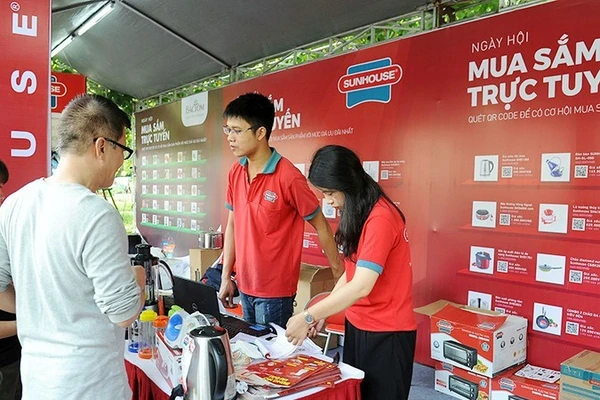 Cần tăng cường các biện pháp bảo vệ thông tin cá nhân trên nền tảng thương mại điện tử. Ảnh: AN KHÁNH