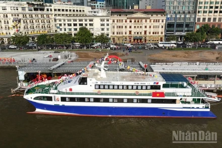 Tàu cao tốc Greenline DP