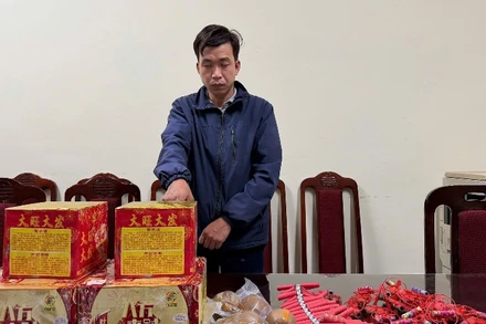 Bắt giữ đối tượng Phạm Văn Phúc cùng tang vật.