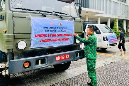 Tập kết hàng hóa trước khi vận chuyển.