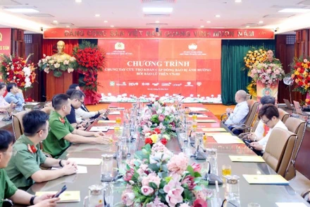 Chung tay cứu trợ khẩn cấp đồng bào bị ảnh hưởng bởi bão lũ trên nền tảng VNeID năm 2025.