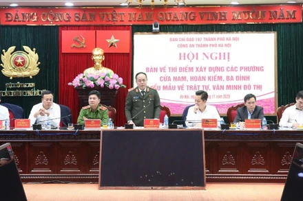 Trung tướng Nguyễn Thanh Tùng, Giám đốc Công an thành phố Hà Nội chủ trì hội nghị.