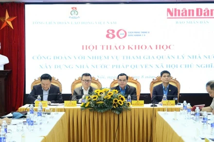 Các đồng chí chủ trì hội thảo.