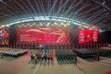 Toàn cảnh lễ khai mạc.