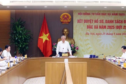 Phó Thủ tướng Thường trực Chính phủ Nguyễn Hòa Bình chủ trì cuộc họp xét duyệt hồ sơ, danh sách đề nghị đặc xá năm 2025 (đợt 2).