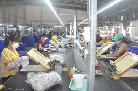 Với mức thu nhập hiện tại, công nhân, lao động không đủ bảo đảm cuộc sống ổn định.