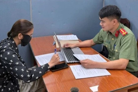 Tại cơ quan công an, chị T nhận thấy việc làm của mình là vi phạm pháp luật.