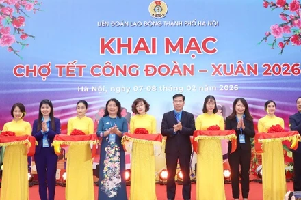 Chợ Tết diễn ra trong hai ngày 7/2-8/2.