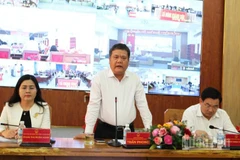 Đồng chí Trần Phong, Phó Bí thư Tỉnh ủy, Chủ tịch Ủy ban nhân dân tỉnh phát biểu tại buổi đối thoại. (Ảnh: NGUYỄN TRUNG)