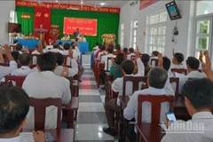 Quang cảnh kỳ họp Hội đồng nhân dân xã Vĩnh Hải lần thứ nhất, khóa 1, nhiệm kỳ 2021-2026. (Ảnh: NGUYỄN TRUNG)