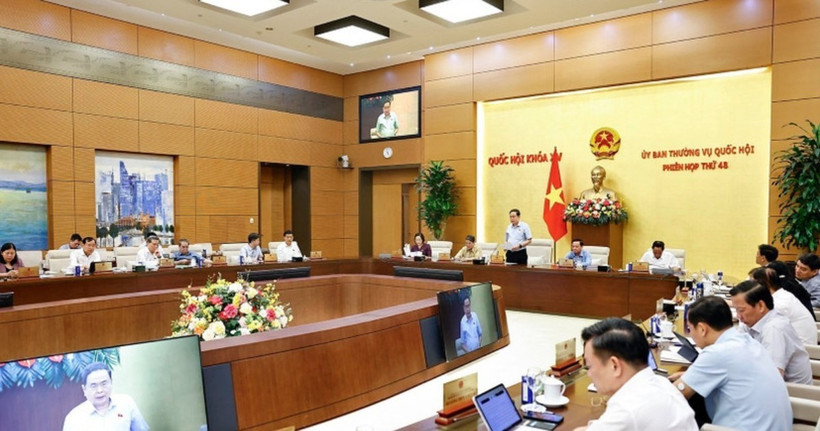 Chủ tịch Quốc hội Trần Thanh Mẫn phát biểu bế mạc Phiên họp thứ 48 của Ủy ban Thường vụ Quốc hội. Ảnh: Doãn Tấn