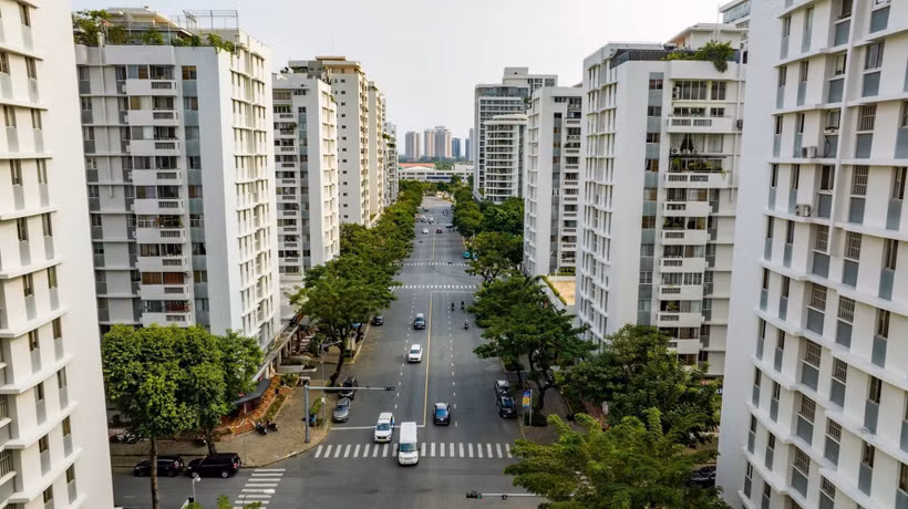 Với không ít người thu nhập thấp, nhà ở xã hội vẫn là giấc mơ ngoài tầm với. (Ảnh THÀNH ĐẠT)